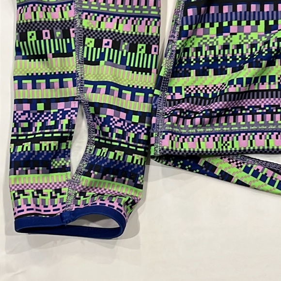 Nike Pro Dri Fit Patterned Green and Purple Women's Top Size Medium Athleisure - Picture 5 of 7